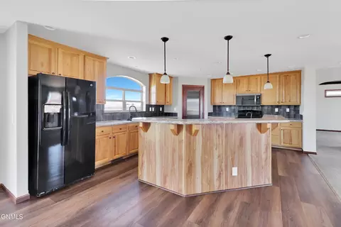 Kitchen - 5463 Mathew Ave, Williston, ND 58801 photo 2 of 4