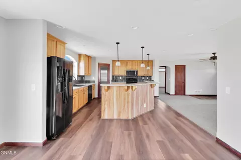 Kitchen - 5463 Mathew Ave, Williston, ND 58801 photo 4 of 4