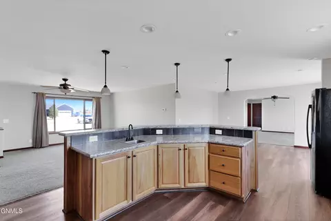 Kitchen - 5463 Mathew Ave, Williston, ND 58801 photo 3 of 4