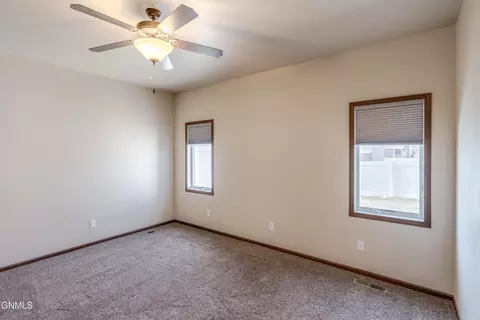 Bedroom - 4106 Lorrain Pl, Bismarck, ND 58503 photo 4 of 11