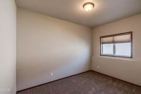 Bedroom - 4106 Lorrain Pl, Bismarck, ND 58503 photo 6 of 11