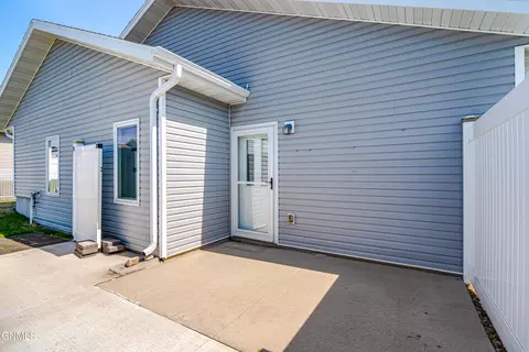 Exterior - 4106 Lorrain Pl, Bismarck, ND 58503 photo 10 of 10