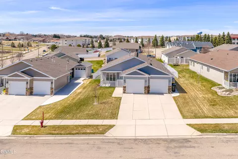 View/Area - 4106 Lorrain Pl, Bismarck, ND 58503 photo 2 of 8