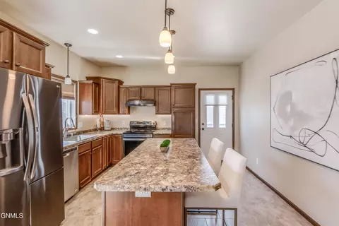 Kitchen - 4106 Lorrain Pl, Bismarck, ND 58503 photo 2 of 9