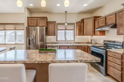 Kitchen - 4106 Lorrain Pl, Bismarck, ND 58503 photo 3 of 9