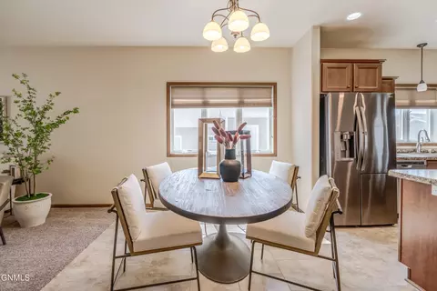 Dining - 4106 Lorrain Pl, Bismarck, ND 58503 photo 4 of 4