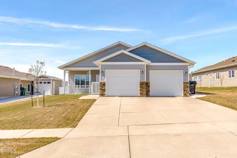 Exterior - 4106 Lorrain Pl, Bismarck, ND 58503 photo 3 of 10
