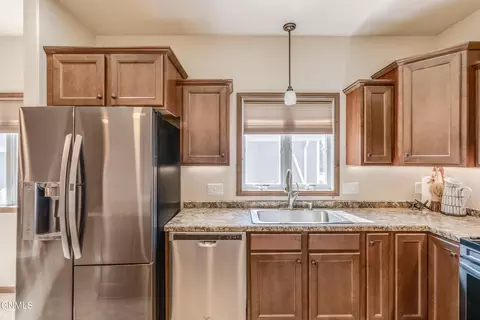 Kitchen - 4106 Lorrain Pl, Bismarck, ND 58503 photo 4 of 9