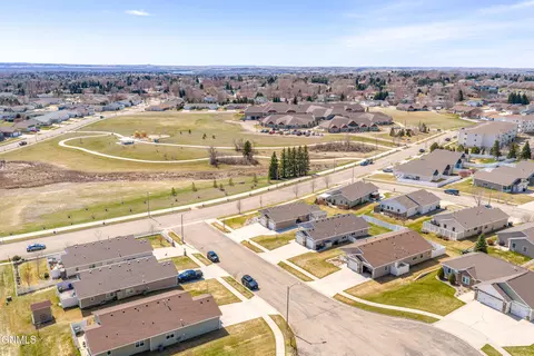 View/Area - 4106 Lorrain Pl, Bismarck, ND 58503 photo 4 of 8
