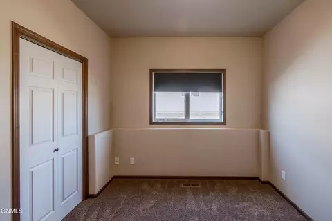 Bedroom - 4106 Lorrain Pl, Bismarck, ND 58503 photo 10 of 11