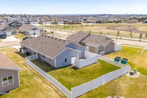 View/Area - 4106 Lorrain Pl, Bismarck, ND 58503 photo 1 of 8