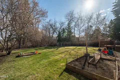 Exterior - 300 Telstar Dr, Bismarck, ND 58503 photo 3 of 4