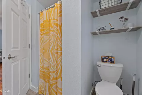 Bath - 300 Telstar Dr, Bismarck, ND 58503 photo 2 of 3