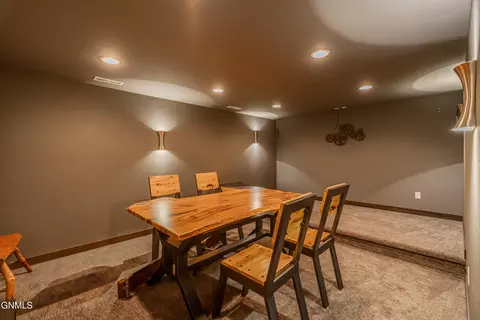 Dining - 3904 Waterfront Pl SE, Mandan, ND 58554 photo 2 of 4