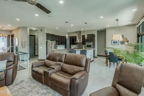 Living - 3904 Waterfront Pl SE, Mandan, ND 58554 photo 4 of 4