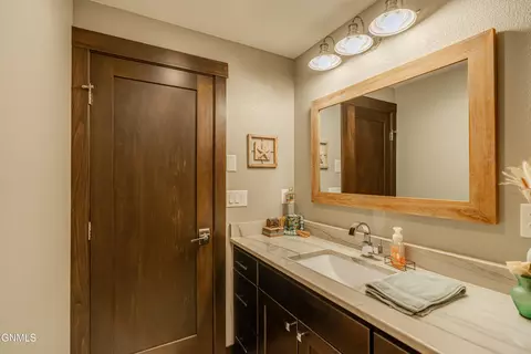 Bath - 3904 Waterfront Pl SE, Mandan, ND 58554 photo 6 of 6