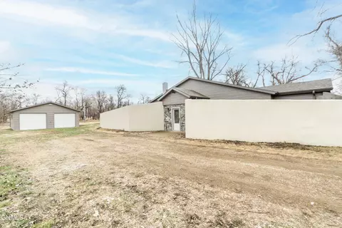 6905 Horseshoe Bnd, Bismarck, ND 58503
