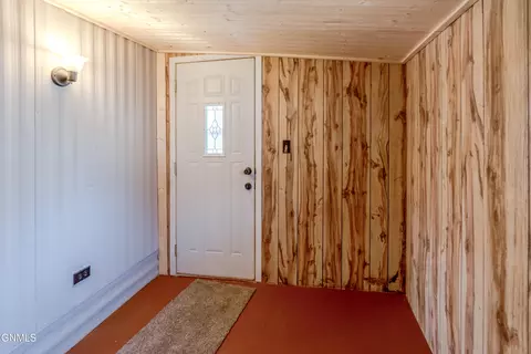 1119 University Dr, Bismarck, ND 58504
