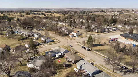 View/Area - 1929 Marian Dr, Bismarck, ND 58501 photo 5 of 12