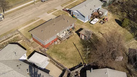 View/Area - 1929 Marian Dr, Bismarck, ND 58501 photo 2 of 12
