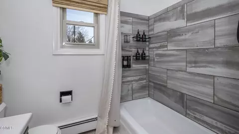 Bath - 1929 Marian Dr, Bismarck, ND 58501 photo 2 of 5