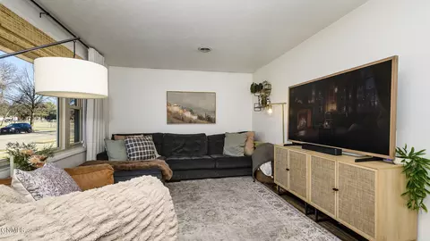 Living - 1929 Marian Dr, Bismarck, ND 58501 photo 1 of 1