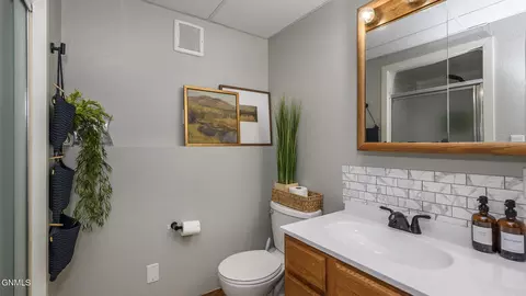 Bath - 1929 Marian Dr, Bismarck, ND 58501 photo 4 of 5
