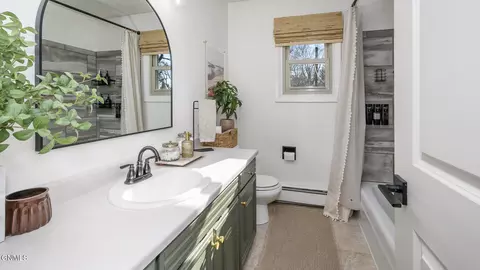 Bath - 1929 Marian Dr, Bismarck, ND 58501 photo 1 of 5
