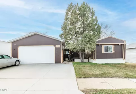 1313 9th Ave SE, Mandan, ND 58554