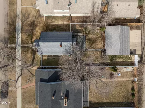 View/Area - 818 1st Ave W, Williston, ND 58801 photo 4 of 4