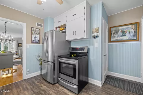 Kitchen - 818 1st Ave W, Williston, ND 58801 photo 3 of 3