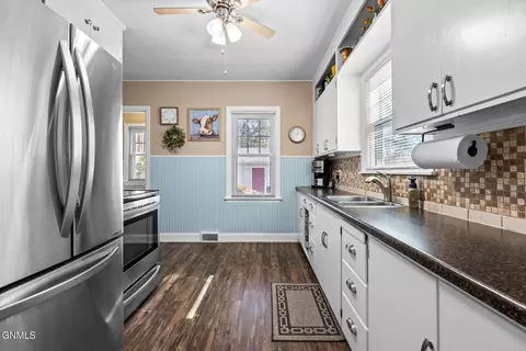 Kitchen - 818 1st Ave W, Williston, ND 58801 photo 1 of 3