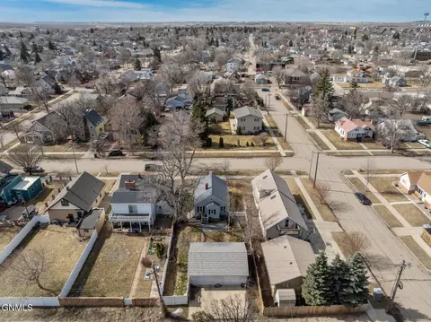 View/Area - 818 1st Ave W, Williston, ND 58801 photo 3 of 4