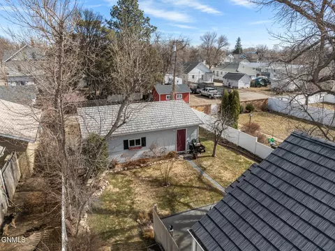 View/Area - 818 1st Ave W, Williston, ND 58801 photo 1 of 4