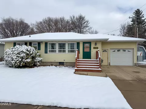 1310 E Divide Ave, Bismarck, ND 58501