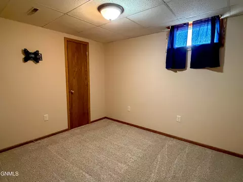 Bedroom - 1310 E Divide Ave, Bismarck, ND 58501 photo 7 of 7