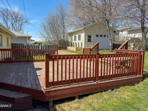 Exterior - 1310 E Divide Ave, Bismarck, ND 58501 photo 4 of 7