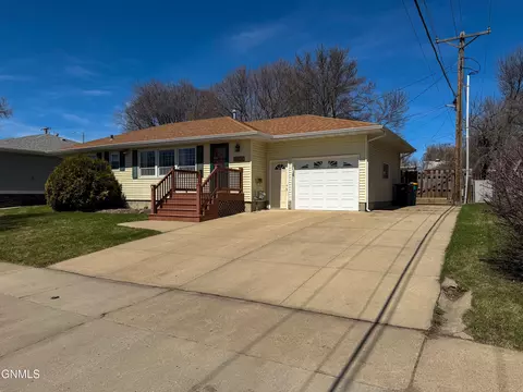 Exterior - 1310 E Divide Ave, Bismarck, ND 58501 photo 2 of 7