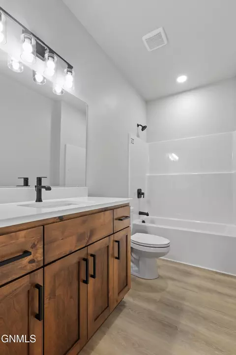 Bath - 3414 34th St W, Williston, ND 58801 photo 2 of 2