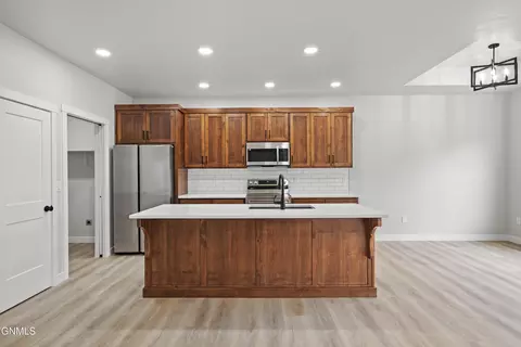 Kitchen - 3414 34th St W, Williston, ND 58801 photo 2 of 4