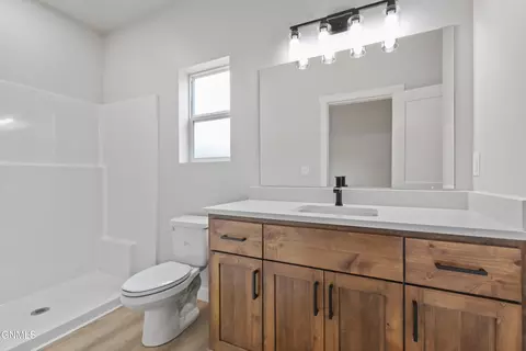Bath - 3414 34th St W, Williston, ND 58801 photo 1 of 2
