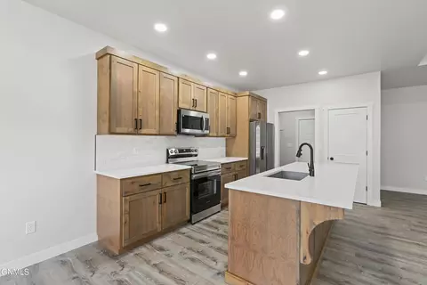 Kitchen - 3418 34th St W, Williston, ND 58801 photo 2 of 2