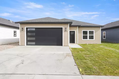 3422 34th St W, Williston, ND 58801
