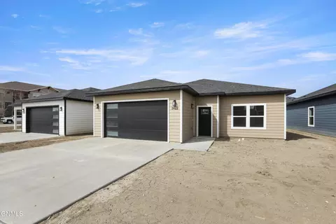 3422 34th St W, Williston, ND 58801