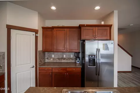Kitchen - 871 10th St, Dickinson, ND 58601 photo 2 of 3