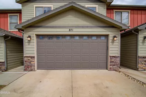 871 10th St, Dickinson, ND 58601
