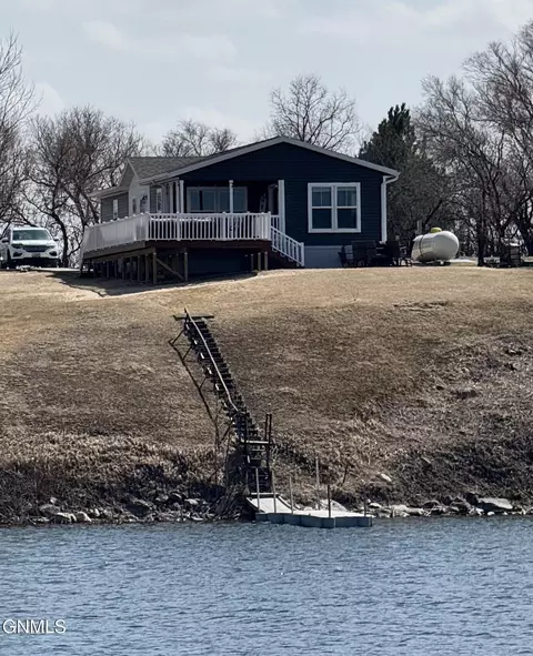 140 Blacktail Dr, Williston, ND 58801
