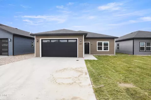 3417 35th St W, Williston, ND 58801