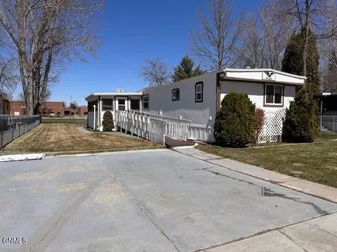 414 Bedford Blvd, Bismarck, ND 58504