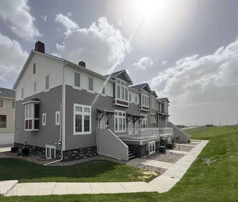 4005 Calgary Ave, Bismarck, ND 58503